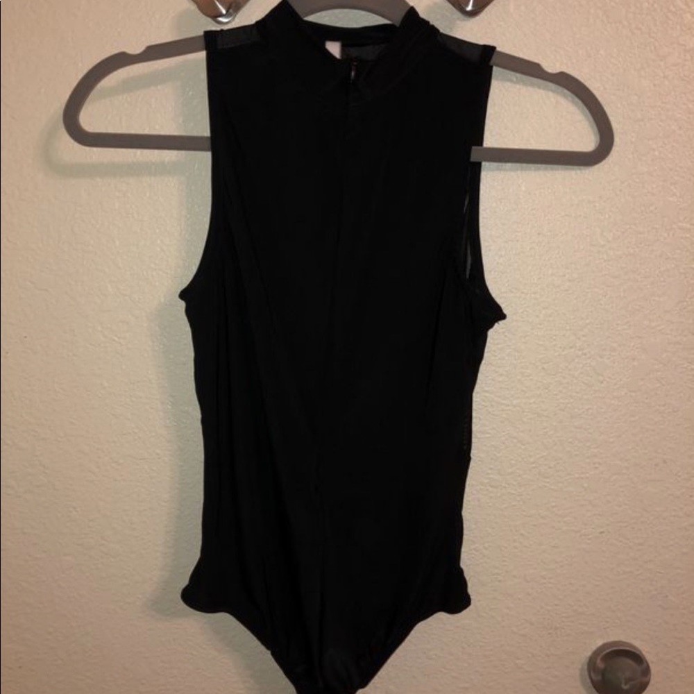Black bodysuit/zipper infront